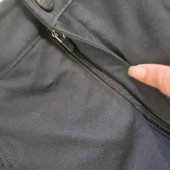 L.L. Bean Black Bike Shorts Size Large Activewear Built In Padded Shorts Lining - Picture 8 of 14